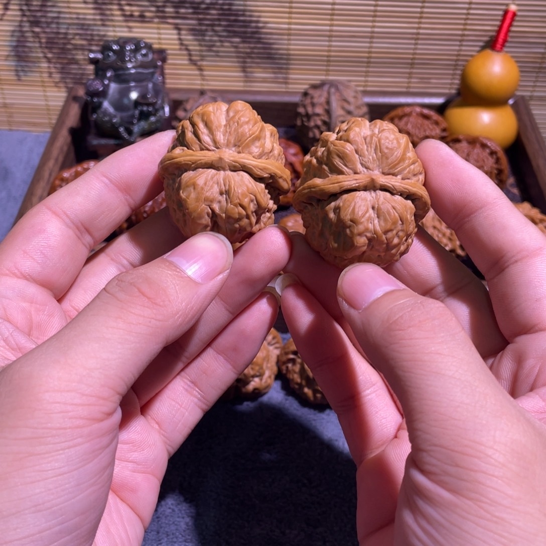 一***风文玩核桃把件蛤蟆