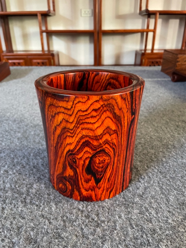 微凹黄檀笔筒直径14.5高15.5