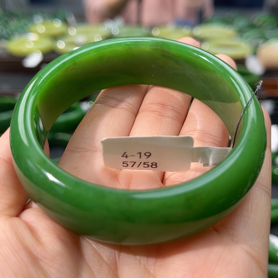 和田玉（碧玉）手镯未镶嵌