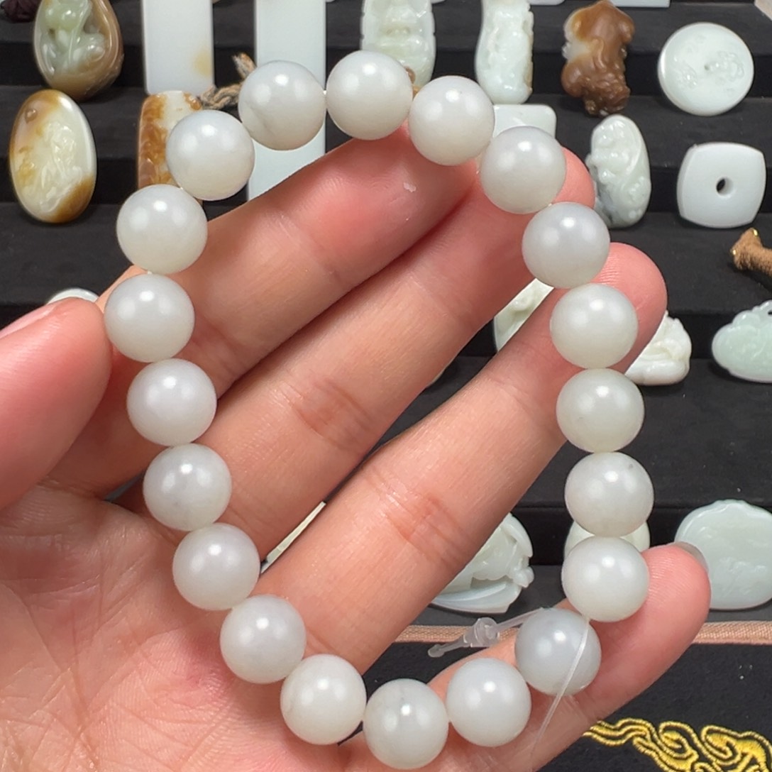 和田玉颈饰未镶嵌