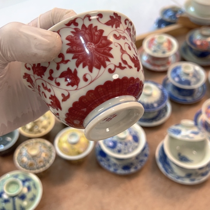 瓷片釉里红缠枝莲云池盖碗全品