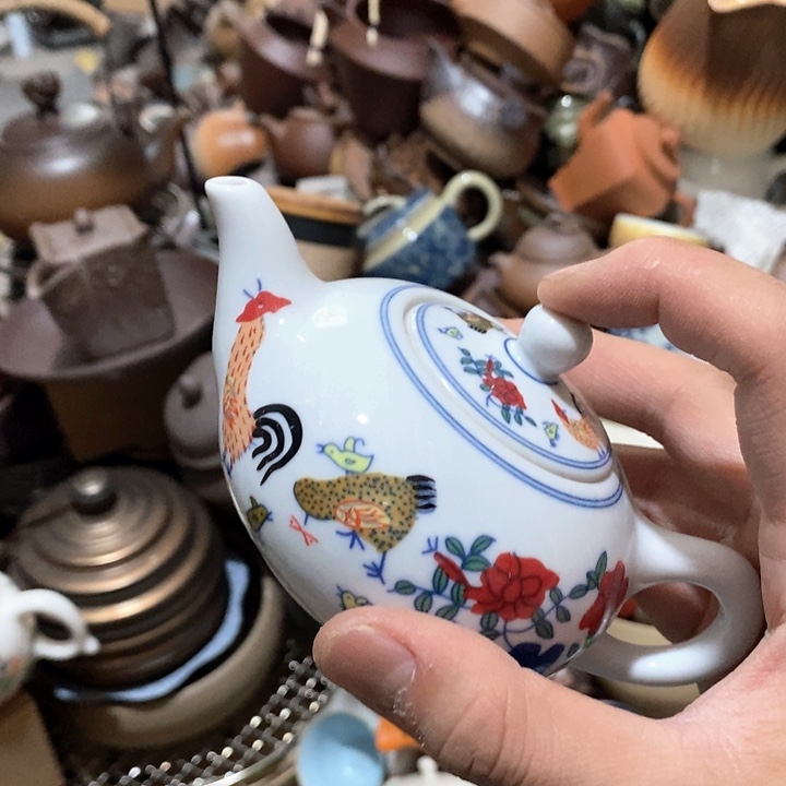 瓷片荷花的一种色彩和颜色一样了……他俩