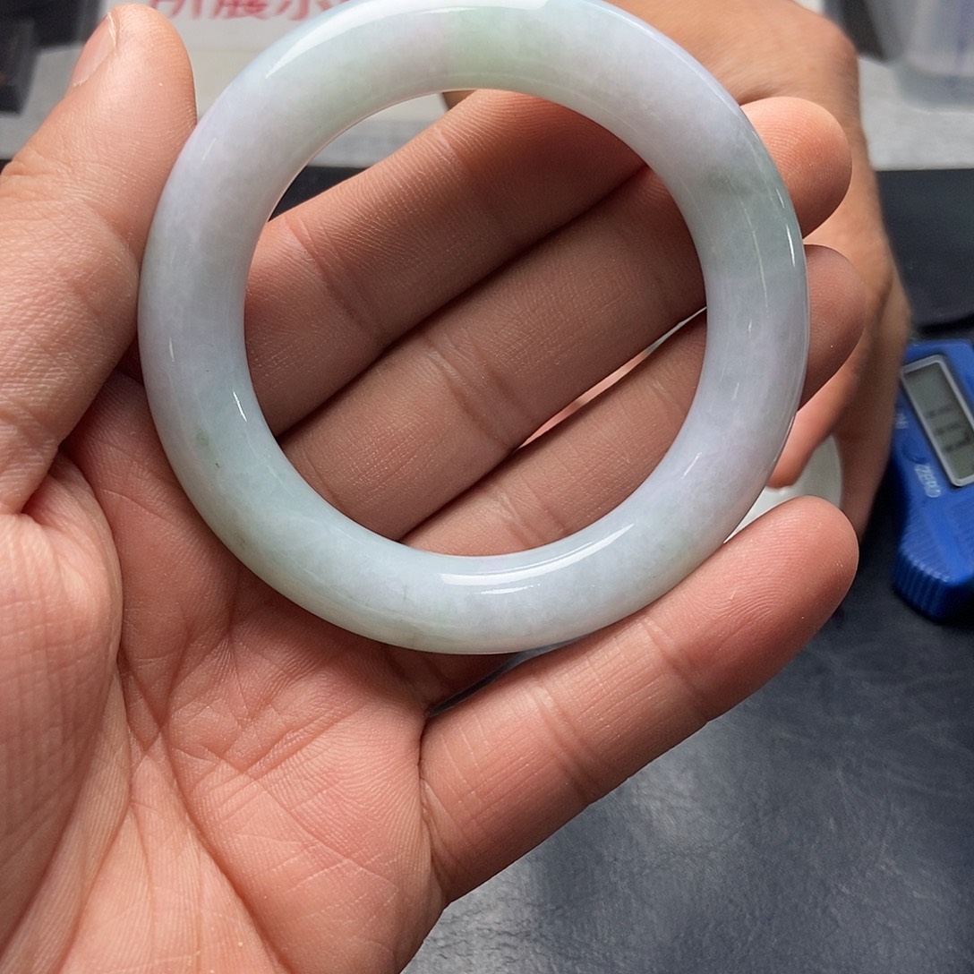 定制翡翠未镶嵌翡翠手镯