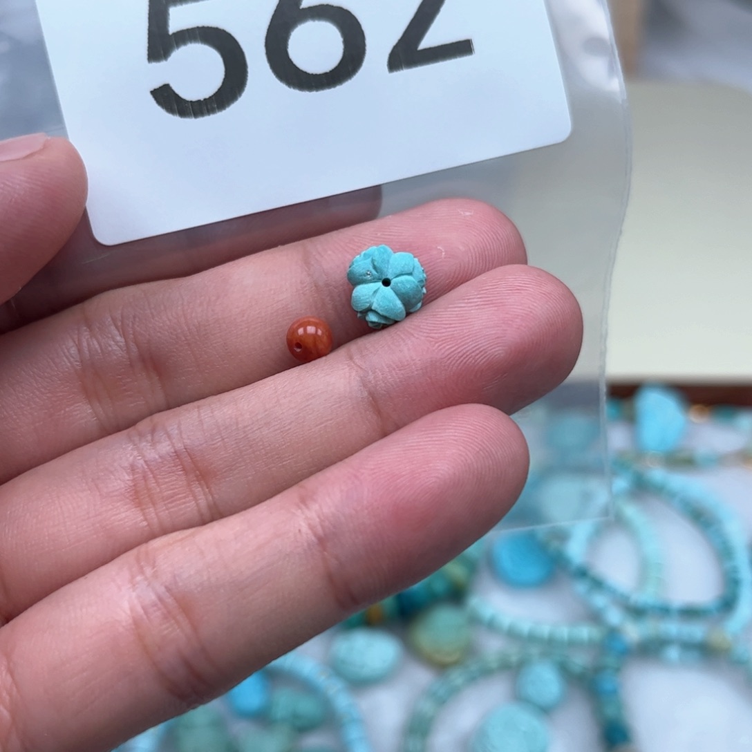 琴***儿未镶嵌南红玛瑙珠宝奇石
