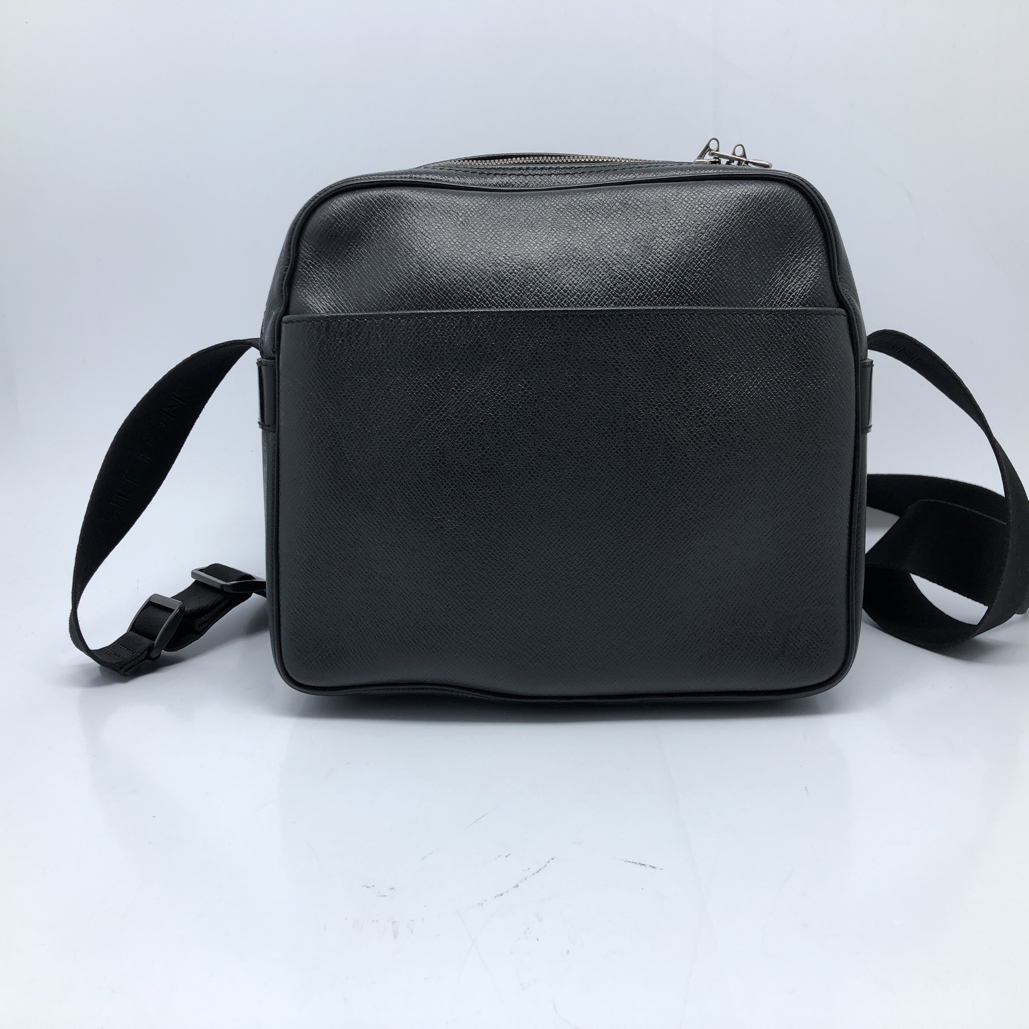 99新 LouisVuitton/路易威登 98新 黑色单肩包/传品47号