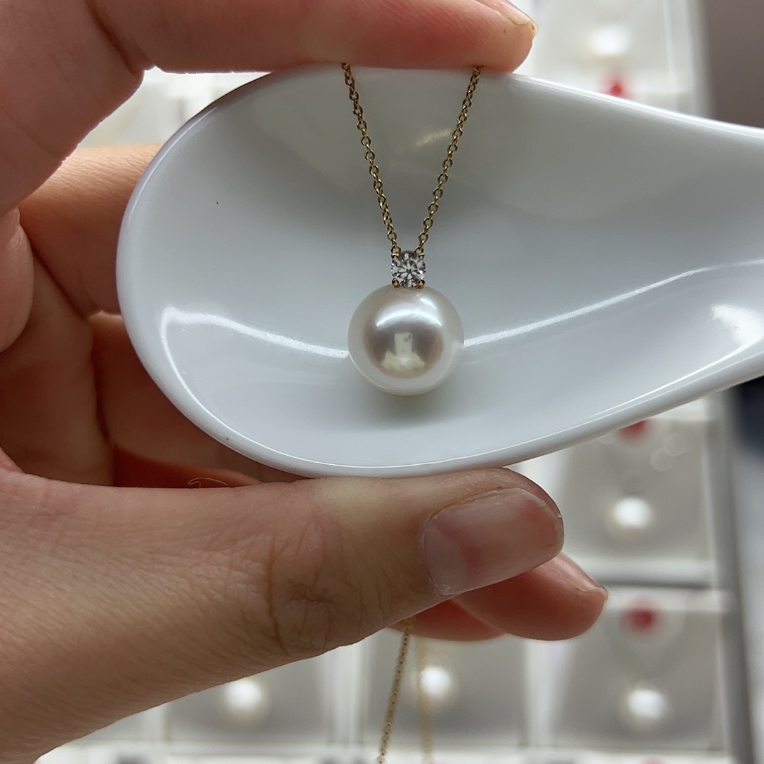 淡水珍珠颈饰18K金镶嵌