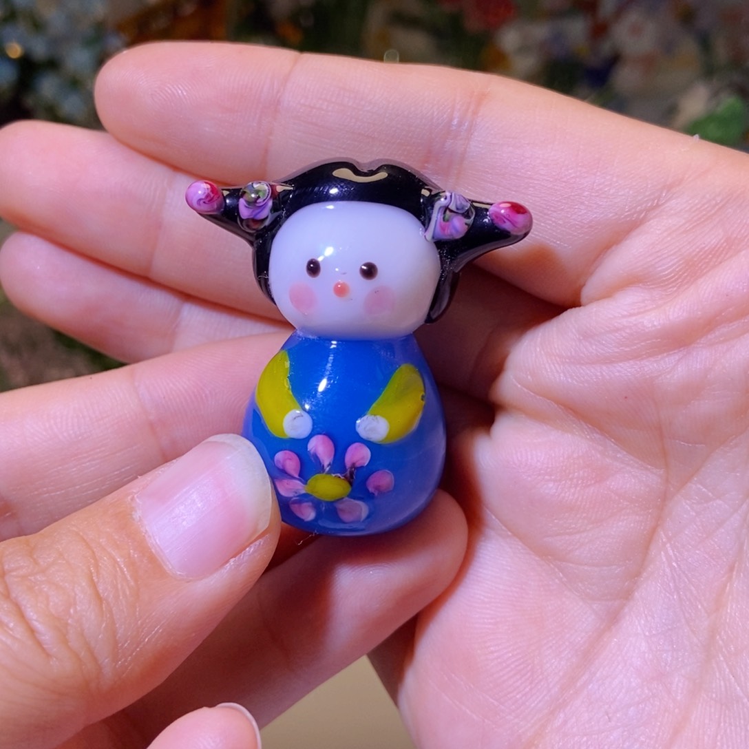 琉璃手工艺品小侍女