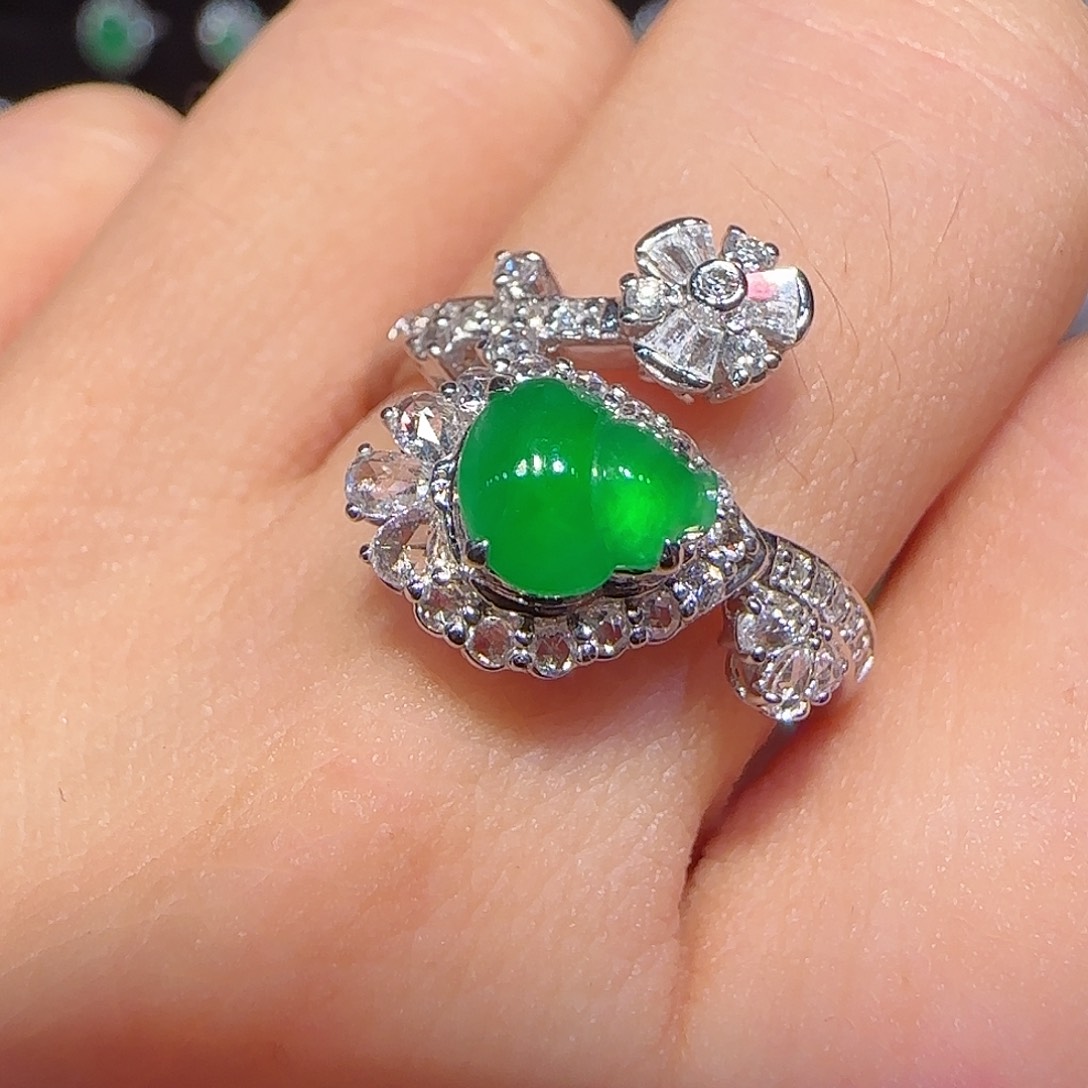 翡翠戒指18K金镶嵌设计款