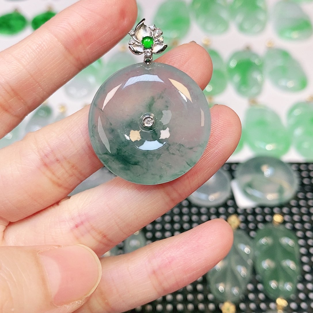 翡翠吊坠(不含链)18K金镶嵌