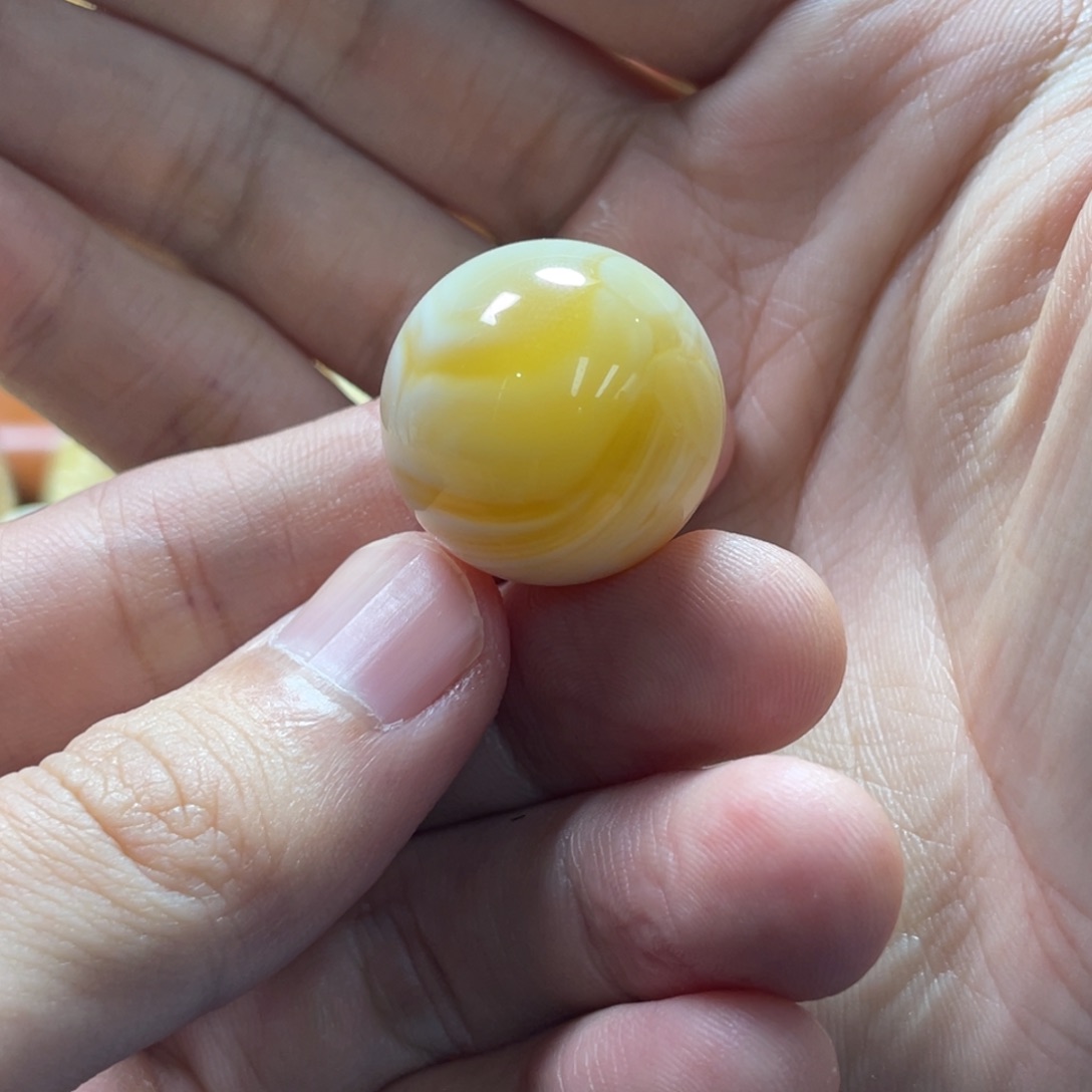 未镶嵌琥珀珠宝奇石p*z3