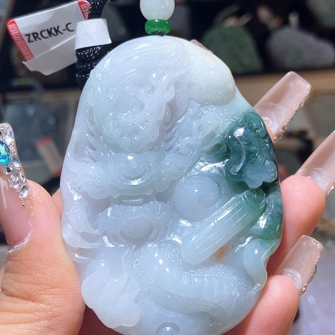 翡翠颈饰未镶嵌天然