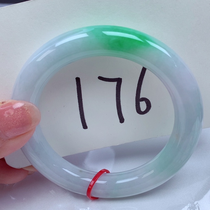 翡翠手镯未镶嵌翡翠