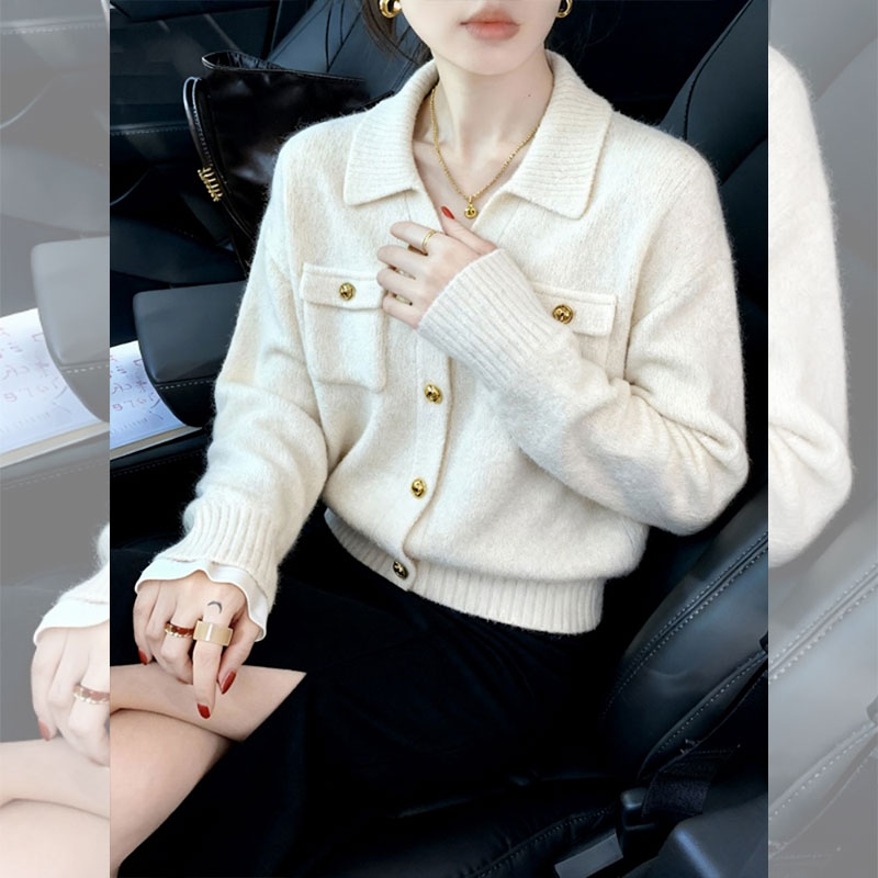 冬季新款气质轻熟风翻领针织衫毛衣女时尚百搭洋气减龄设计感上衣