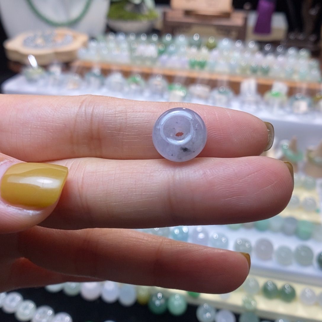 翡翠未镶嵌颈饰紫扣不退换