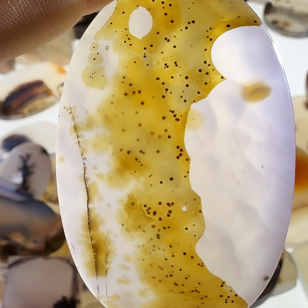 玛瑙/玉髓未镶嵌珠宝半成品