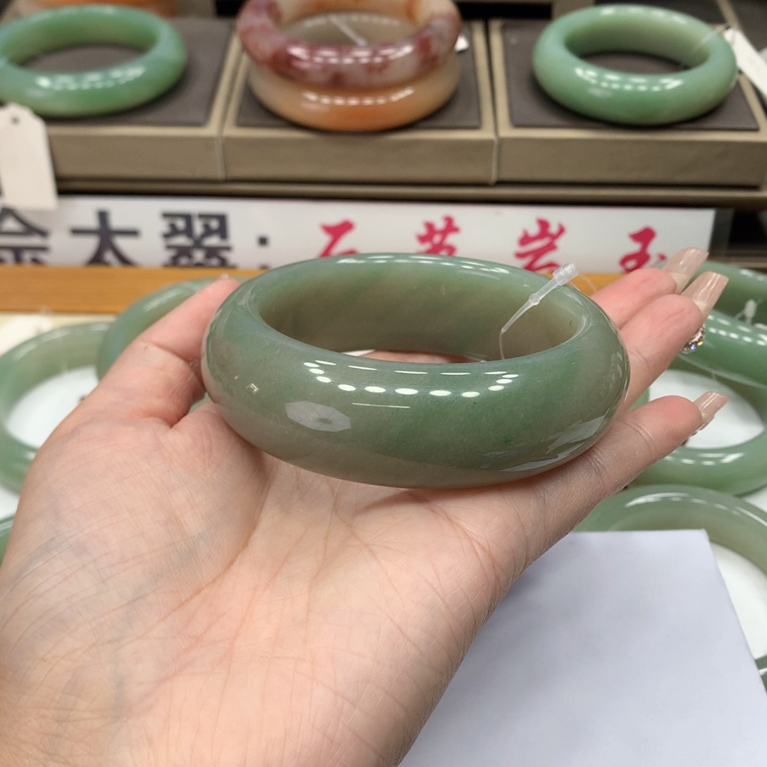 石英质玉手镯未镶嵌公*袁