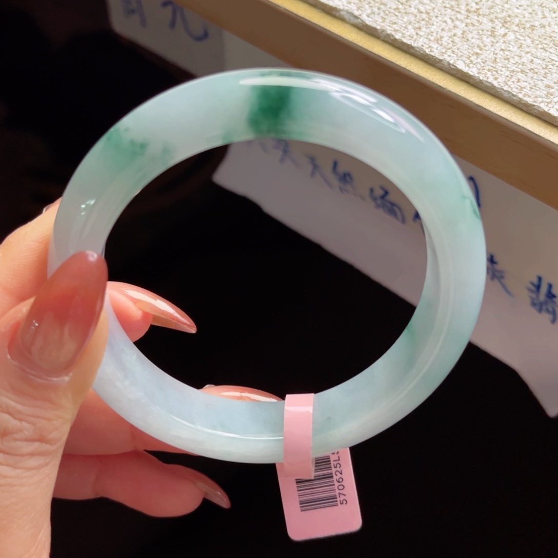 翡翠未镶嵌手镯手镯