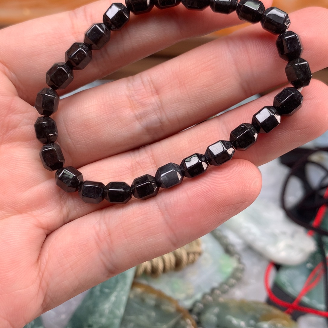 翡翠未镶嵌颈饰福利