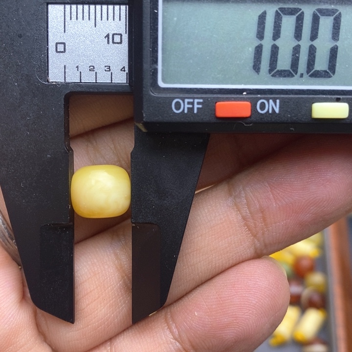 琥珀裸石未镶嵌38号10*8.8微瑕