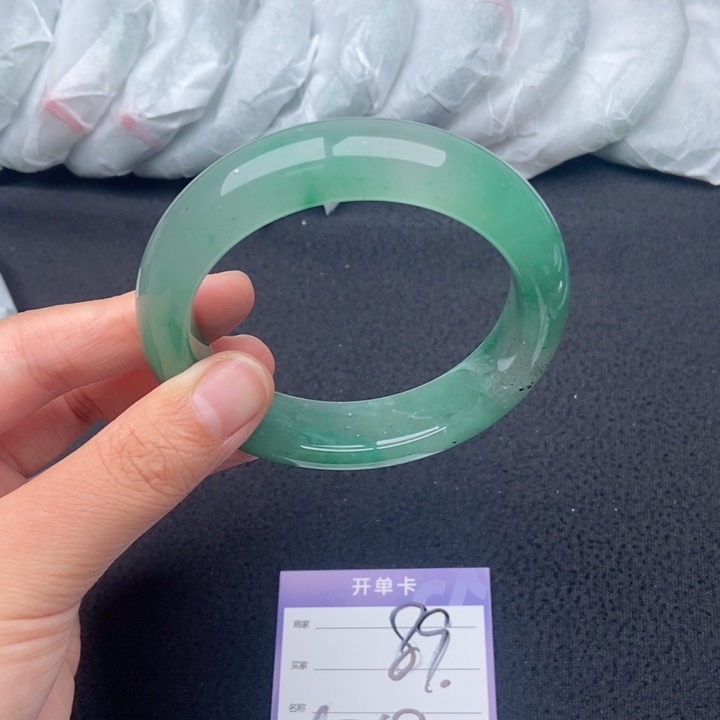 石英质玉（非洲翠）手镯未镶嵌89