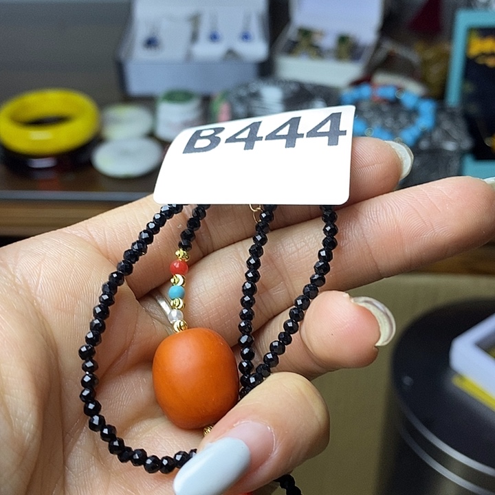 你***。大叶紫檀（黑酸枝木类）