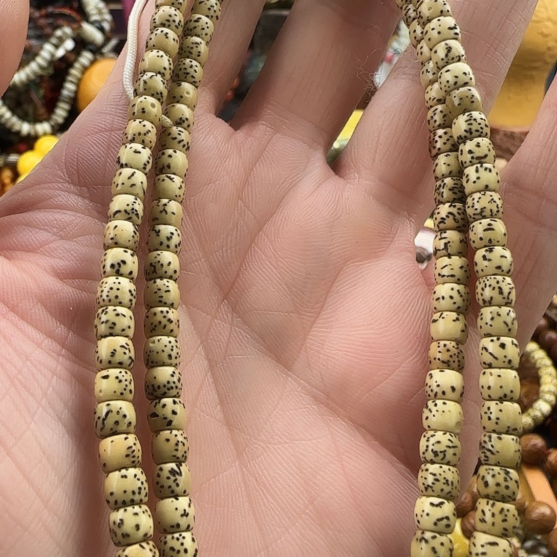 星月菩提手串二分之一留白