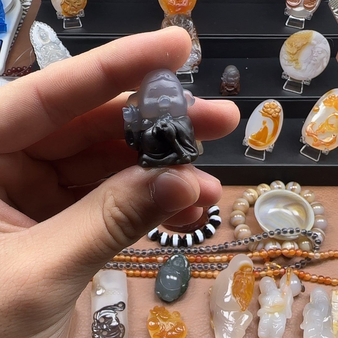 默***默玛瑙/玉髓未镶嵌吊坠(不含链)