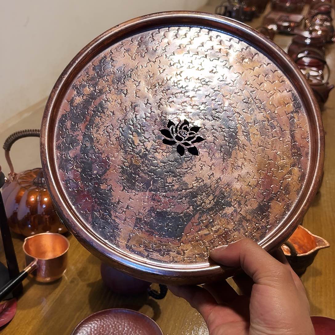 25淬火色壶承手工锻打工艺