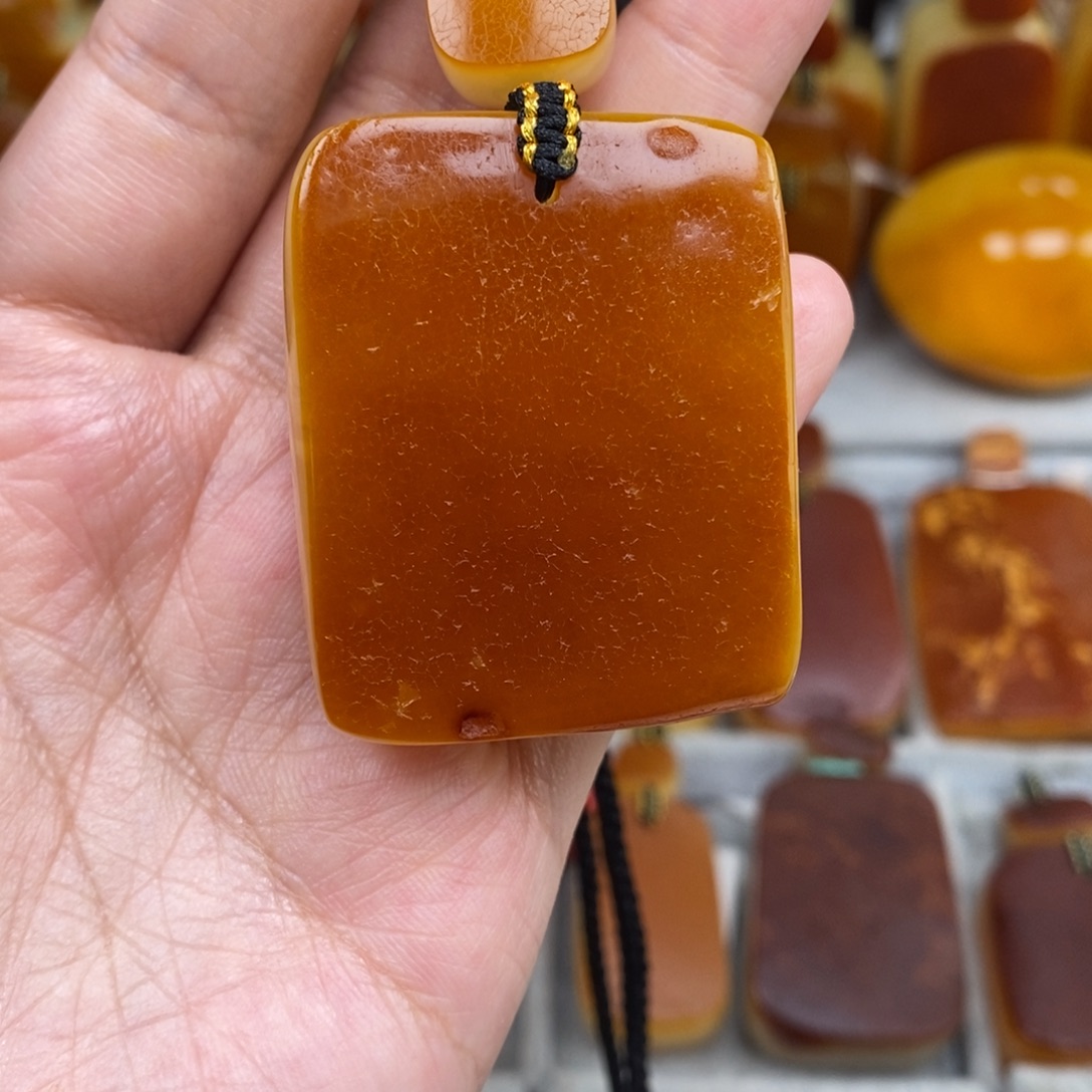 琥珀未镶嵌珠宝奇石