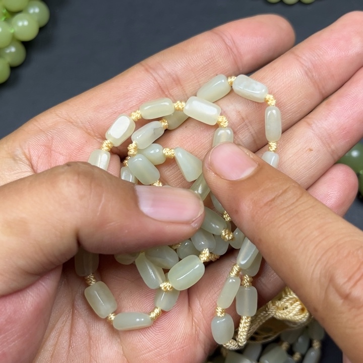 和田玉未镶嵌车挂