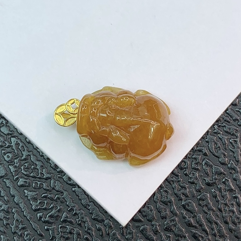 【朵朵翡翠甄选】老坑红翡貔貅锁骨链招财18K金镶嵌吊坠16×12×6.8mm
