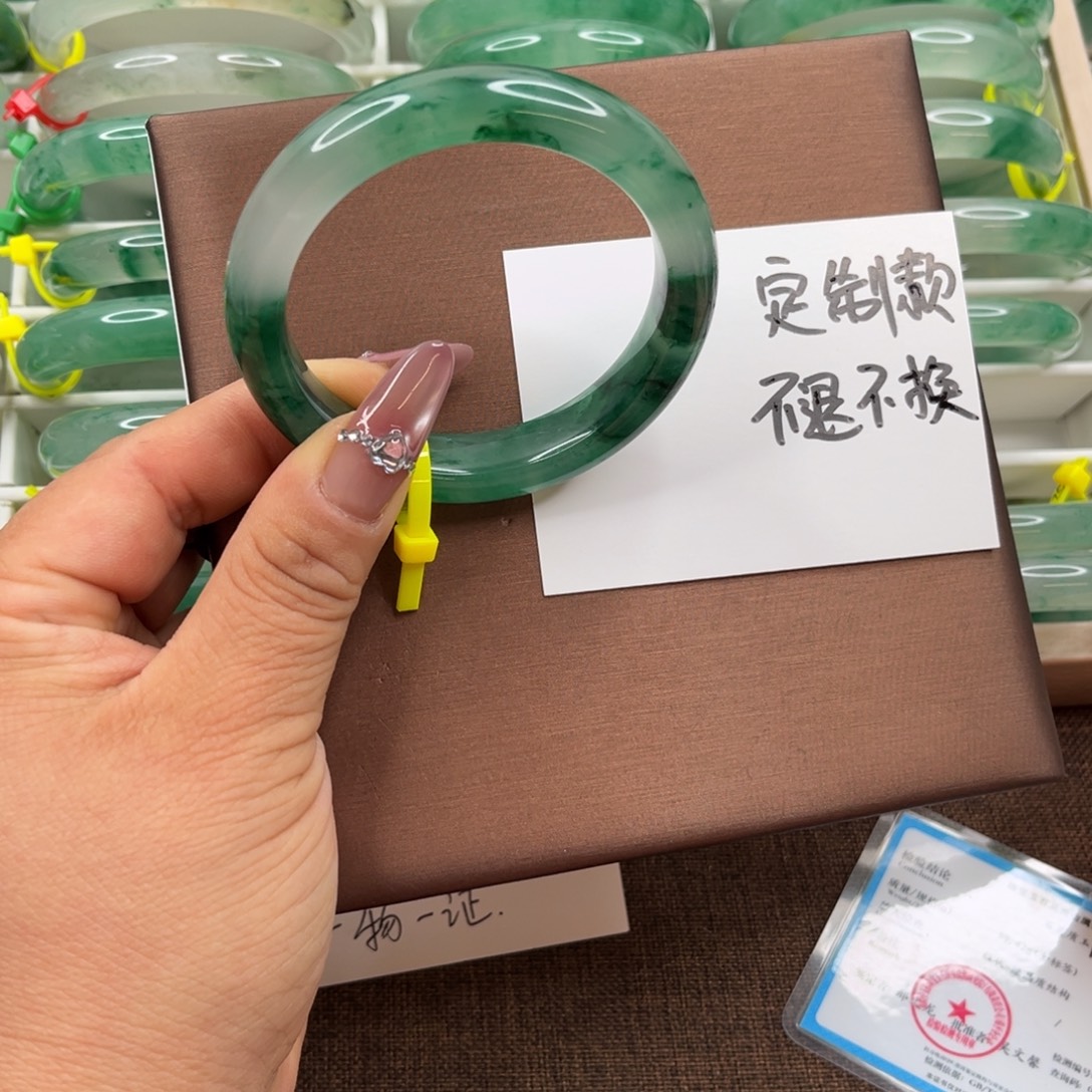 石英质玉未镶嵌手镯非洲翠