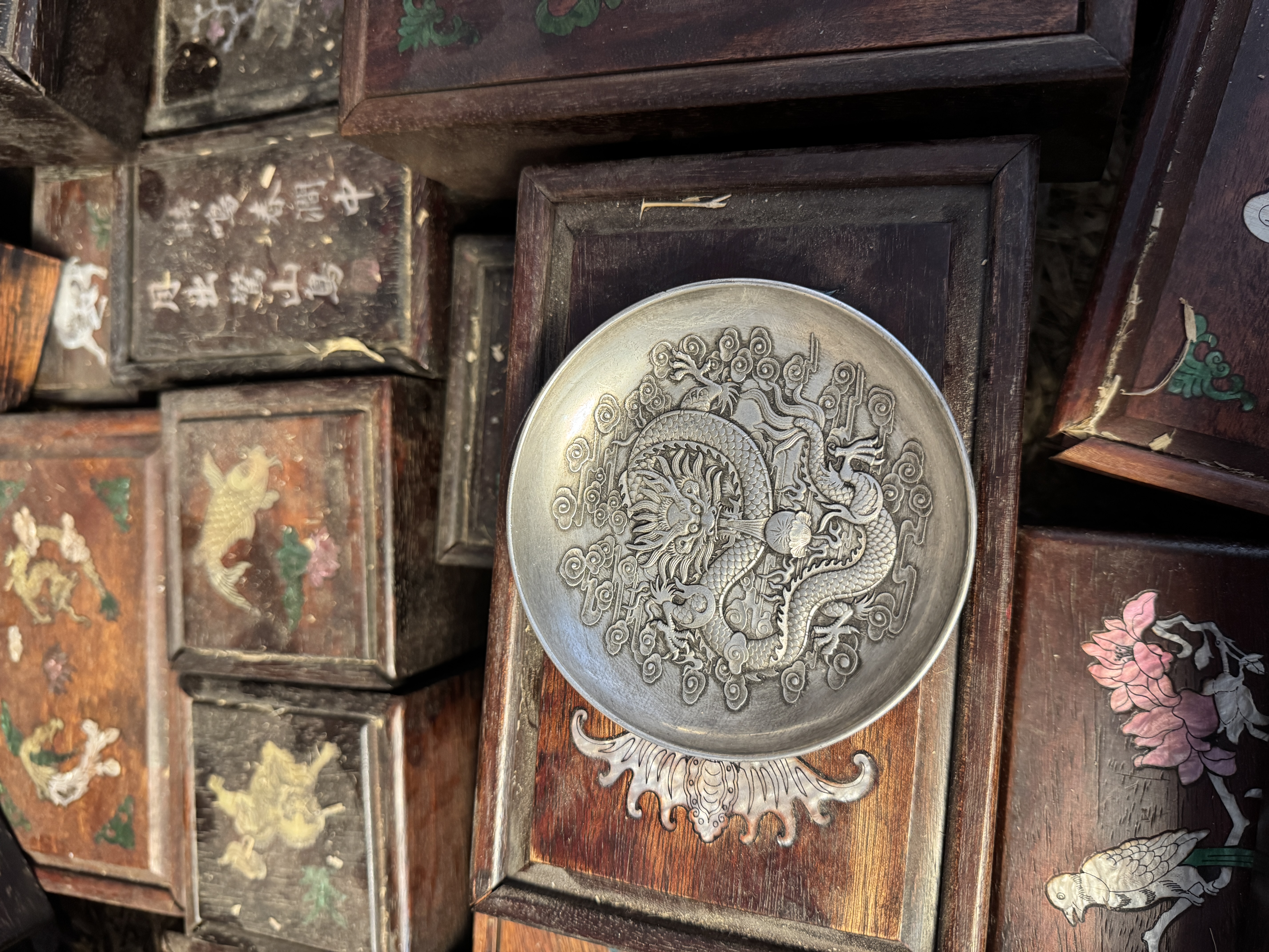 【闪购链接】复古家具摆件银色龙盘子