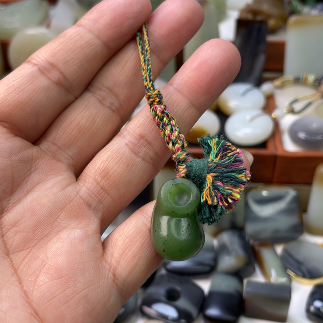 和田玉（碧玉）颈饰未镶嵌