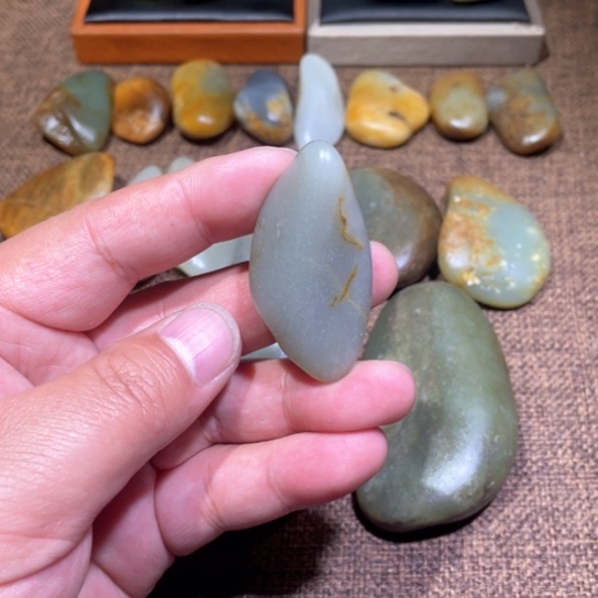 和田玉颈饰未镶嵌