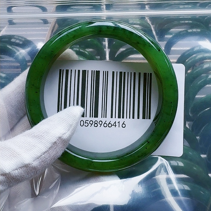 和田玉（碧玉）手镯未镶嵌6061