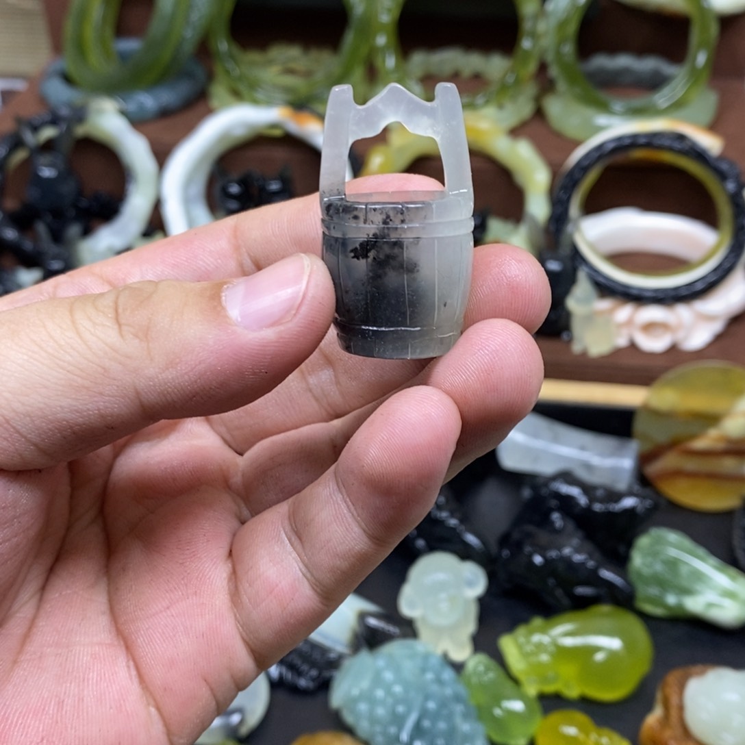 蛇纹石玉吊坠(赠链)未镶嵌