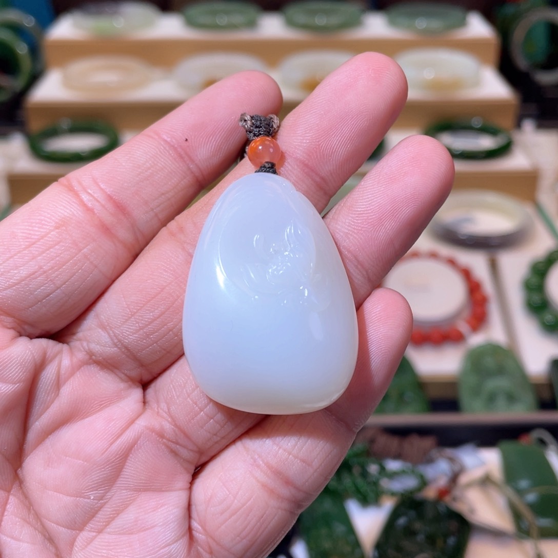 和田玉收藏级白玉荷花吊坠未镶嵌