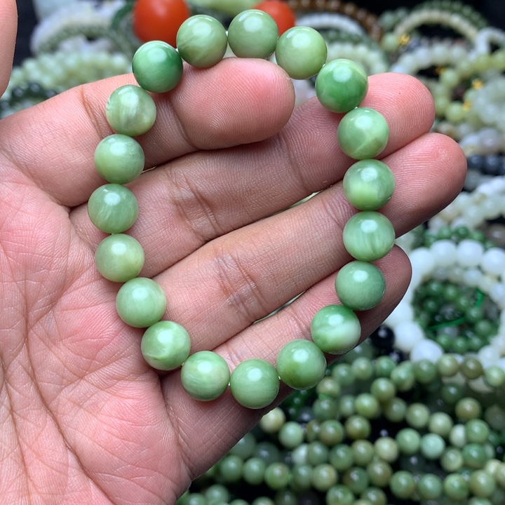 乐***悠和田玉未镶嵌手串黑羊洞