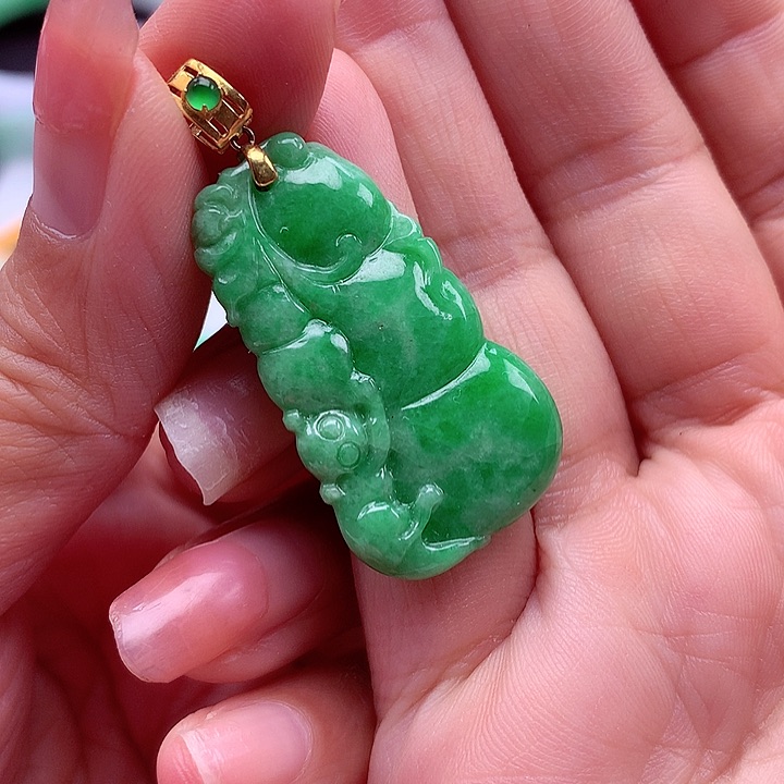 翡翠颈饰18K金镶嵌翡翠