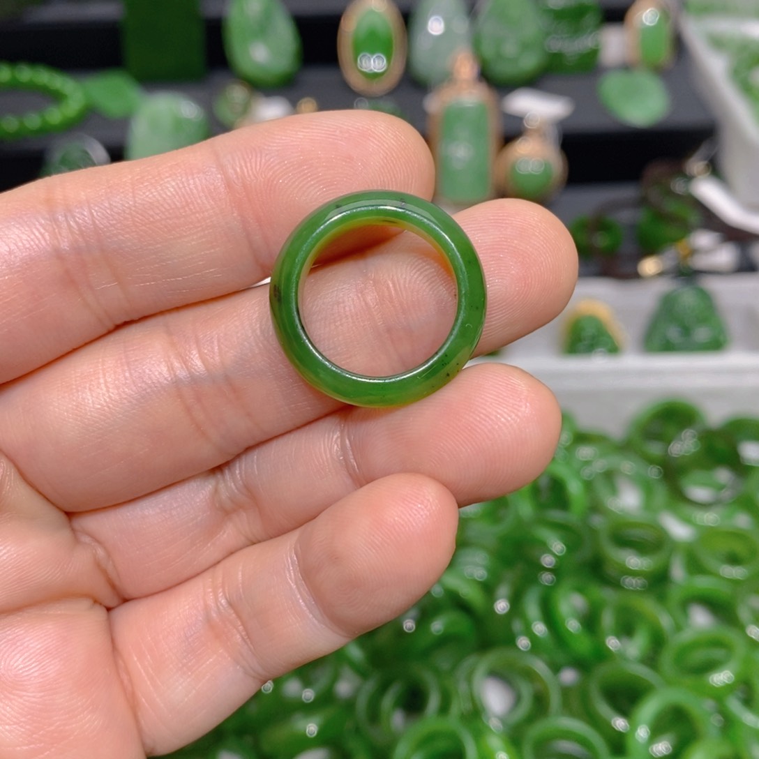 和田玉（碧玉）戒指未镶嵌