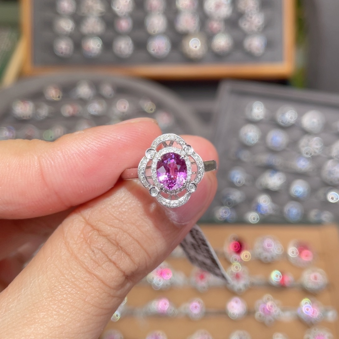 彩色蓝宝石戒指18K金镶嵌1.17ct 