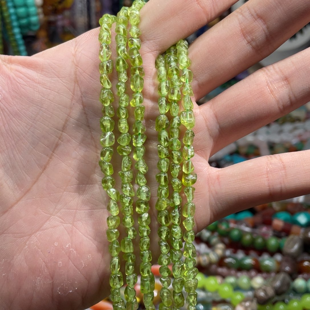 石英质玉，天然橄榄，石随行糖豆5mm一条，未镶嵌