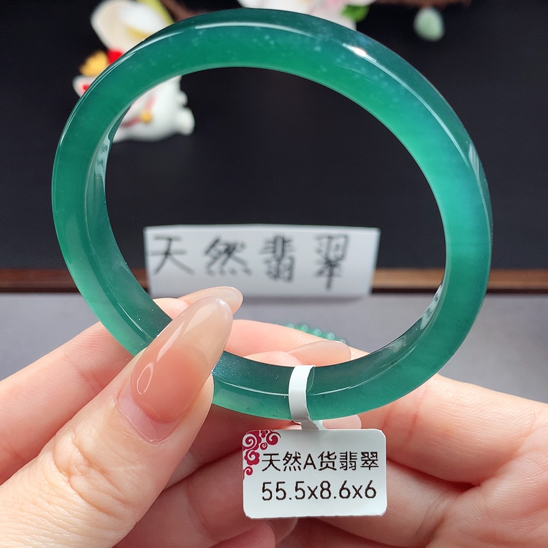 翡翠手镯（圆镯）未镶嵌