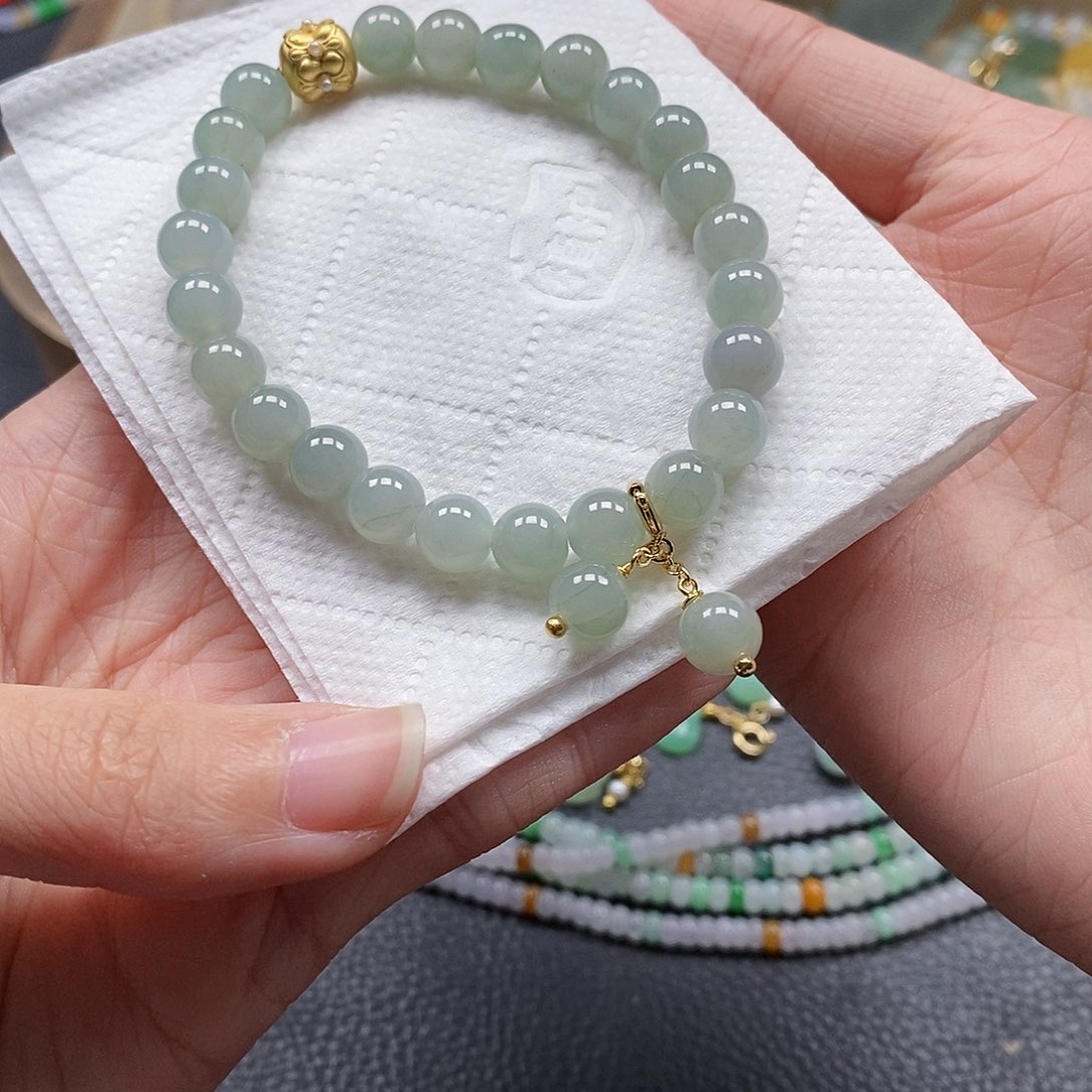 翡翠颈饰未镶嵌闪