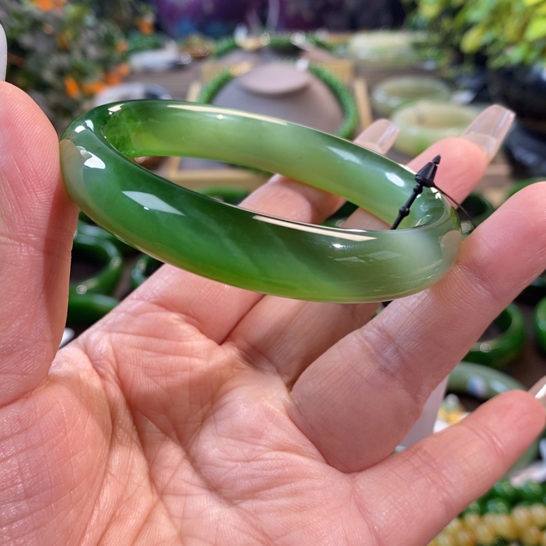 和田玉（碧玉）手镯未镶嵌