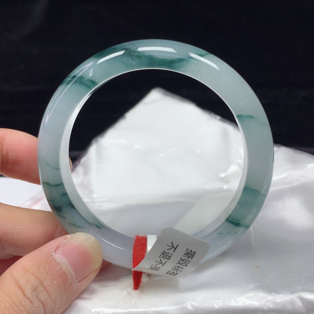 翡翠手镯（圆镯）未镶嵌56.5