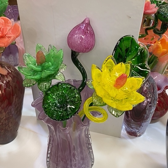 琉璃花瓶高45厘米宽12厘米