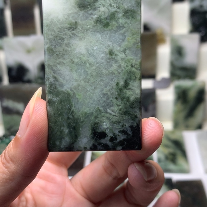 未镶嵌独山玉颈饰