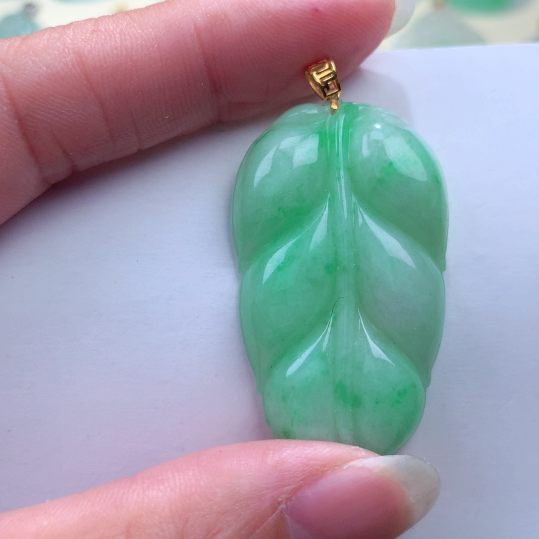 翡翠吊坠(不含链)18K金镶嵌